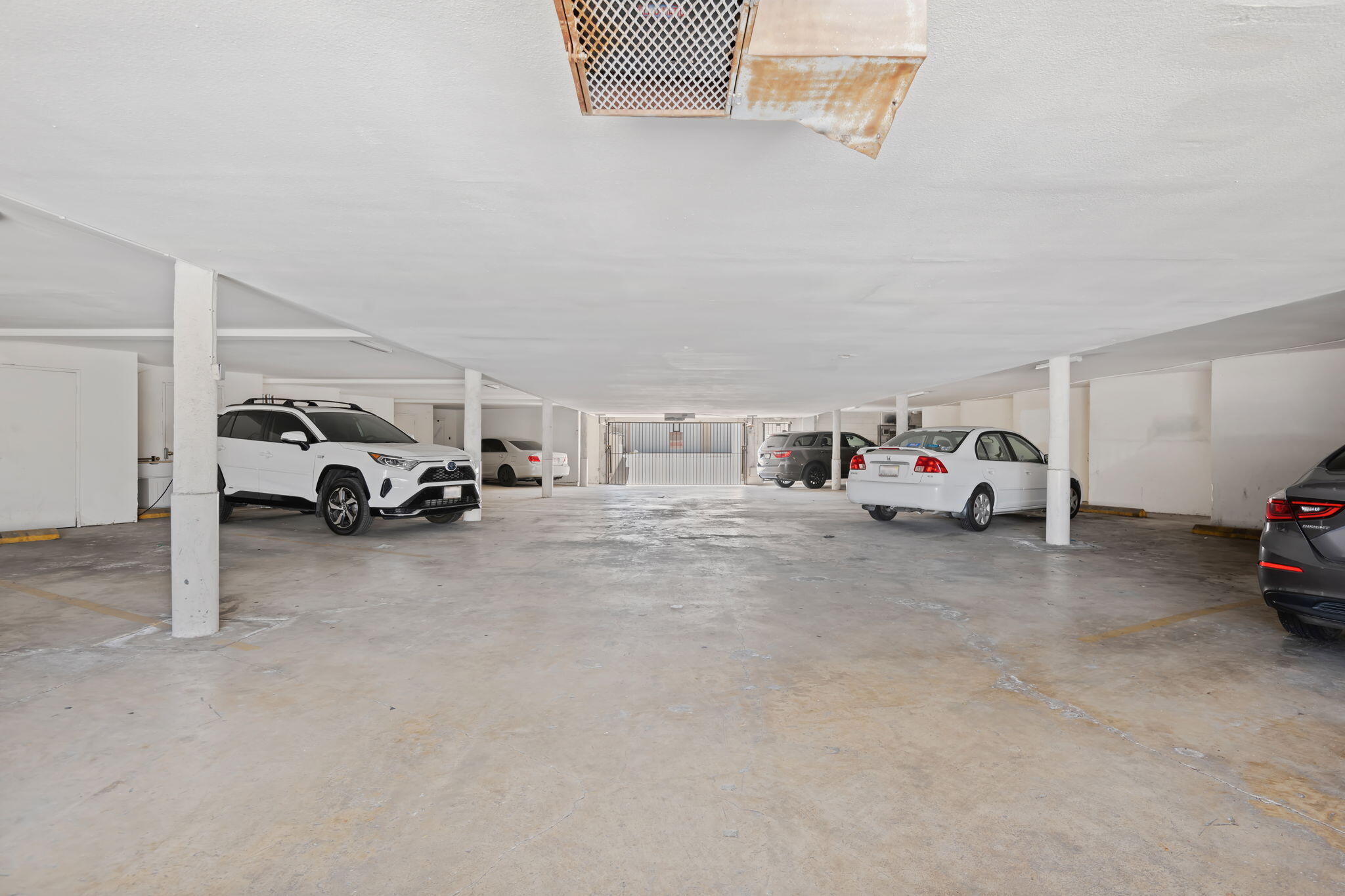 543 South E Street Oxnard, CA 93030 - Photo 23 of 30 a view of parking area