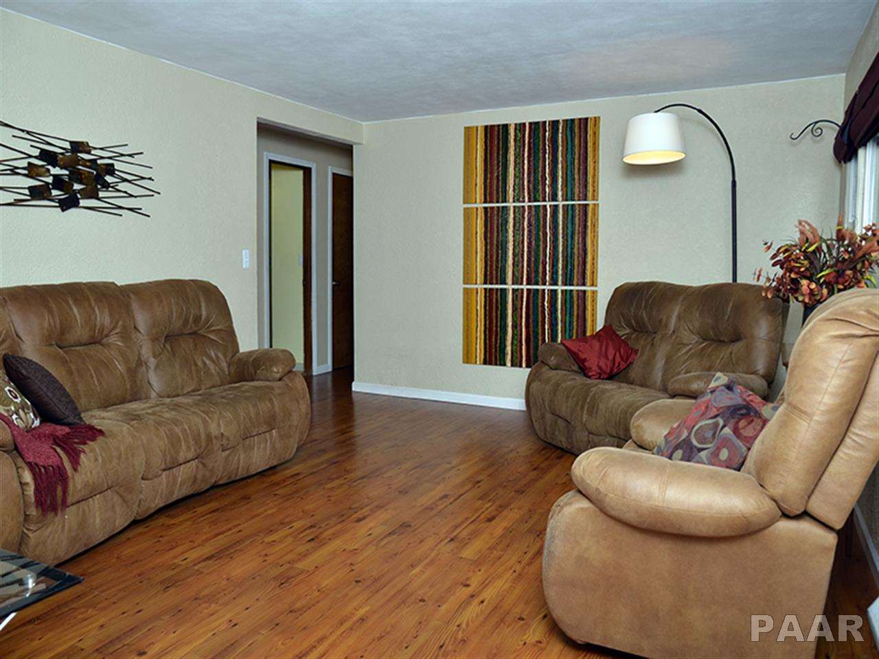 307 Locust Street Washington, IL 61571 - Photo 3 of 29 Gallery Image 3