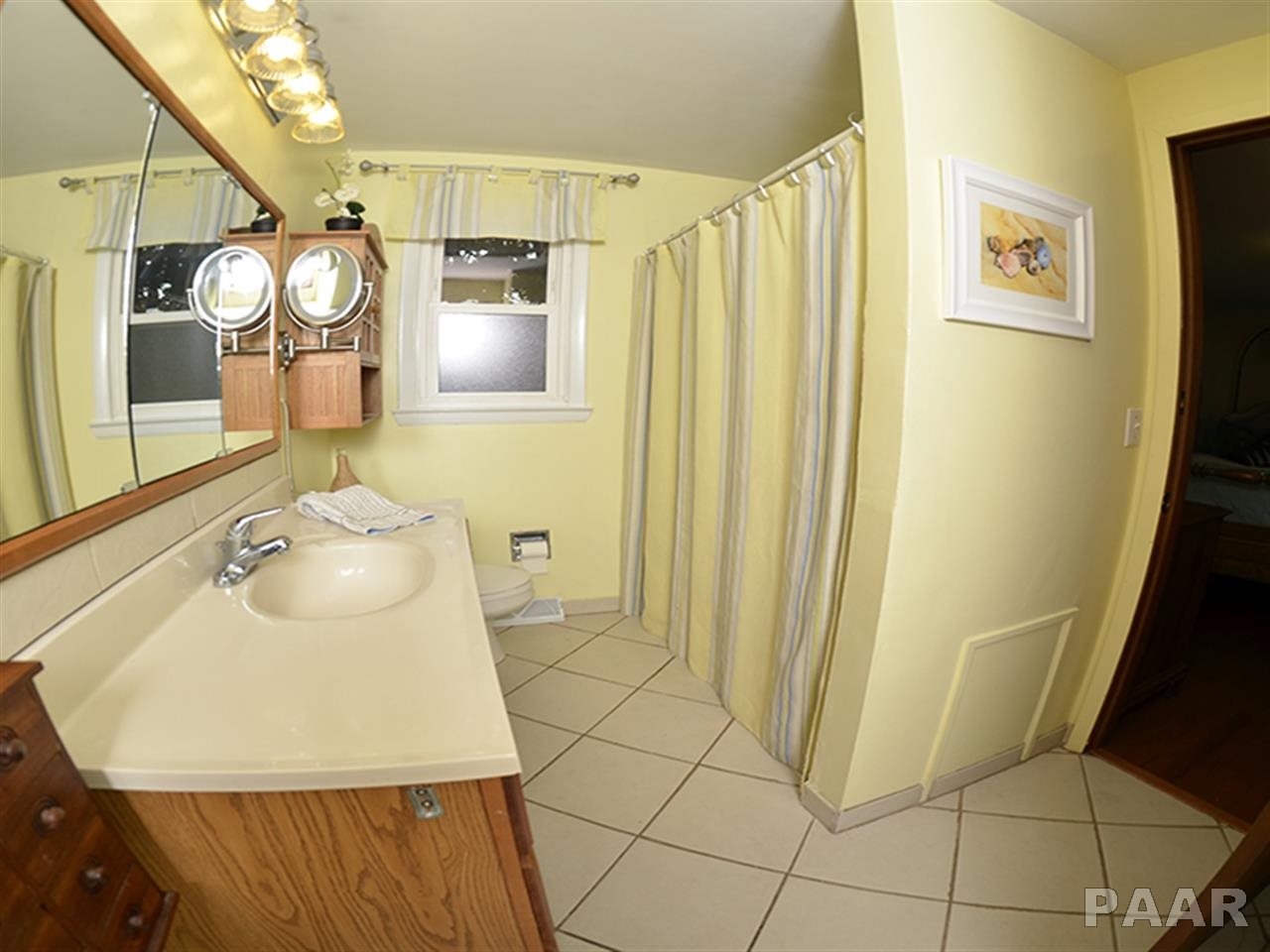 307 Locust Street Washington, IL 61571 - Photo 4 of 29 Gallery Image 4