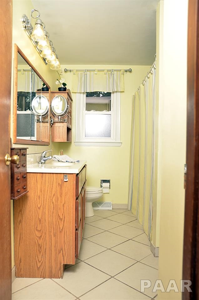 307 Locust Street Washington, IL 61571 - Photo 8 of 29 Gallery Image 8