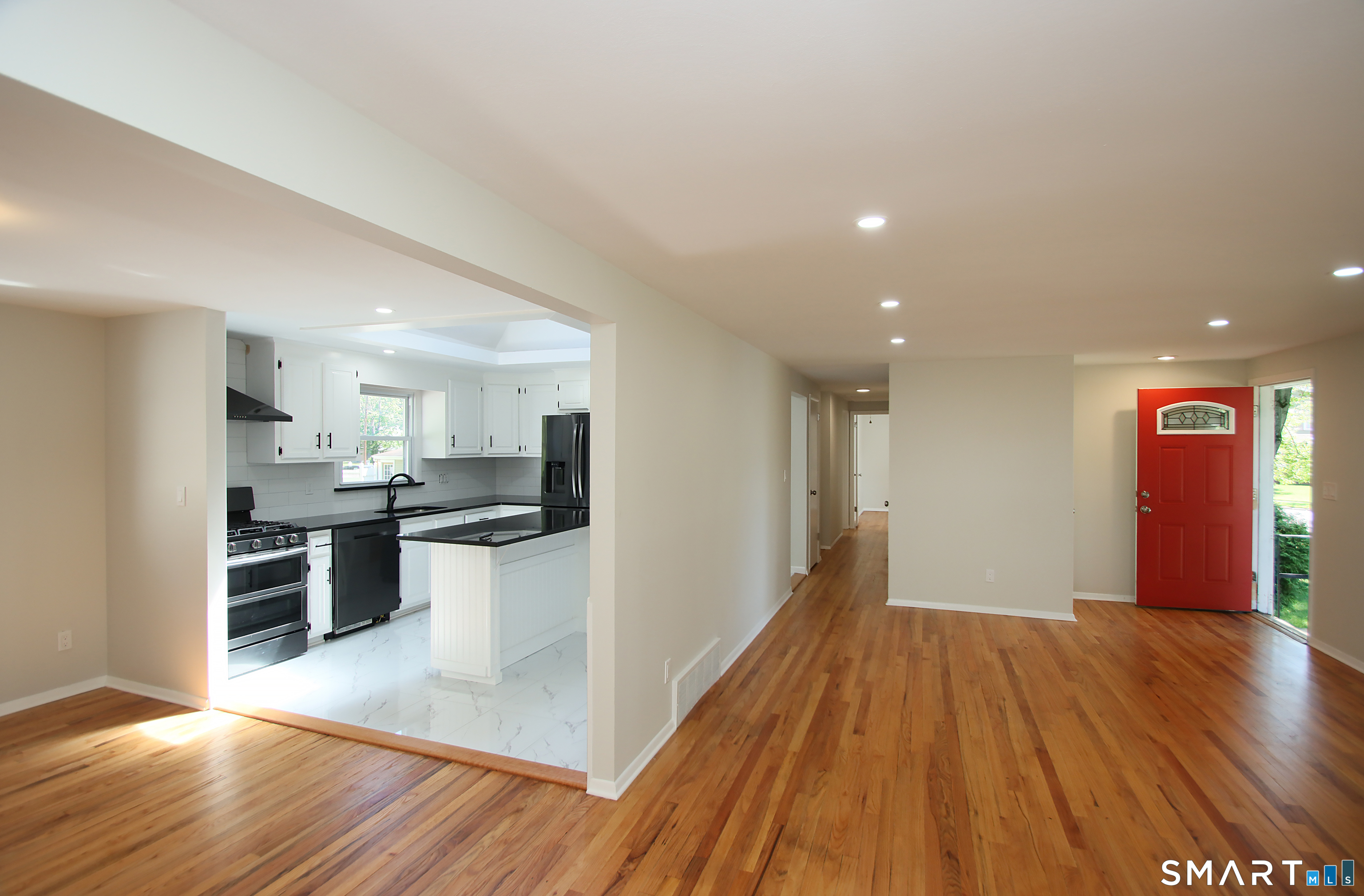 154 Hesse Road Hamden, CT 06517 - Photo 7 of 35