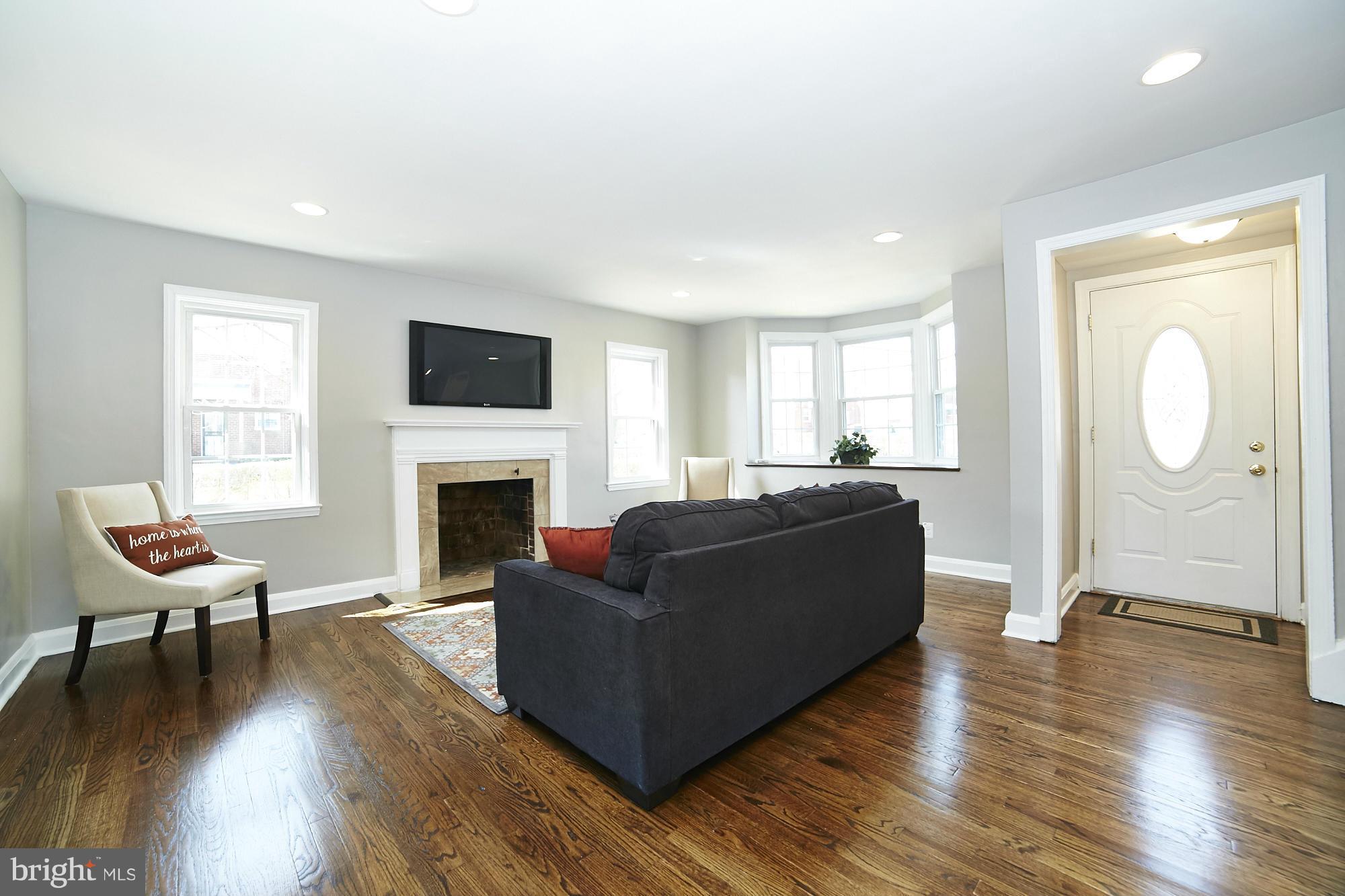1501 Northbourne Road Baltimore, MD 21239 - Photo 3 of 30 Living Room