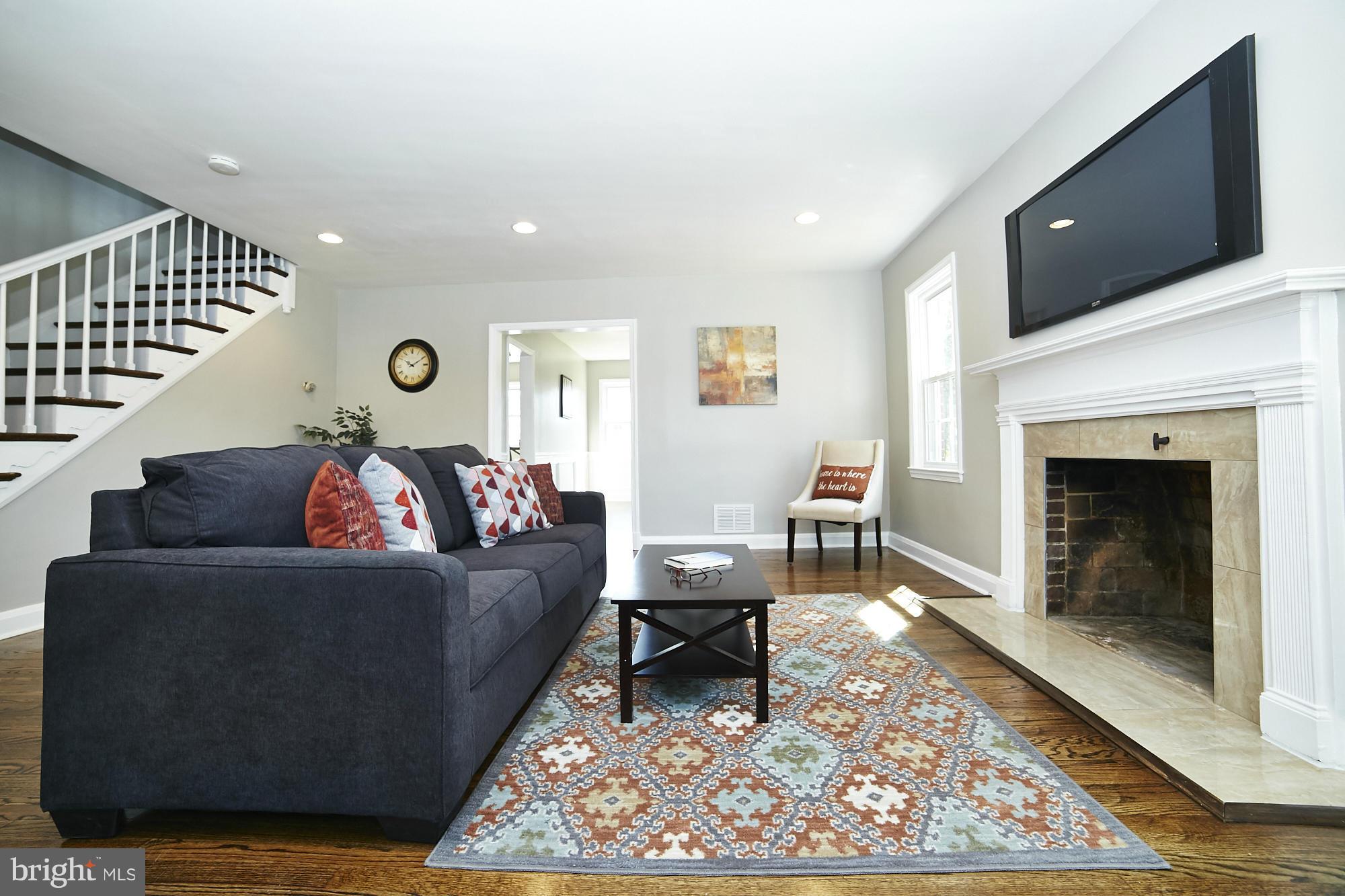 1501 Northbourne Road Baltimore, MD 21239 - Photo 6 of 30 Living Room