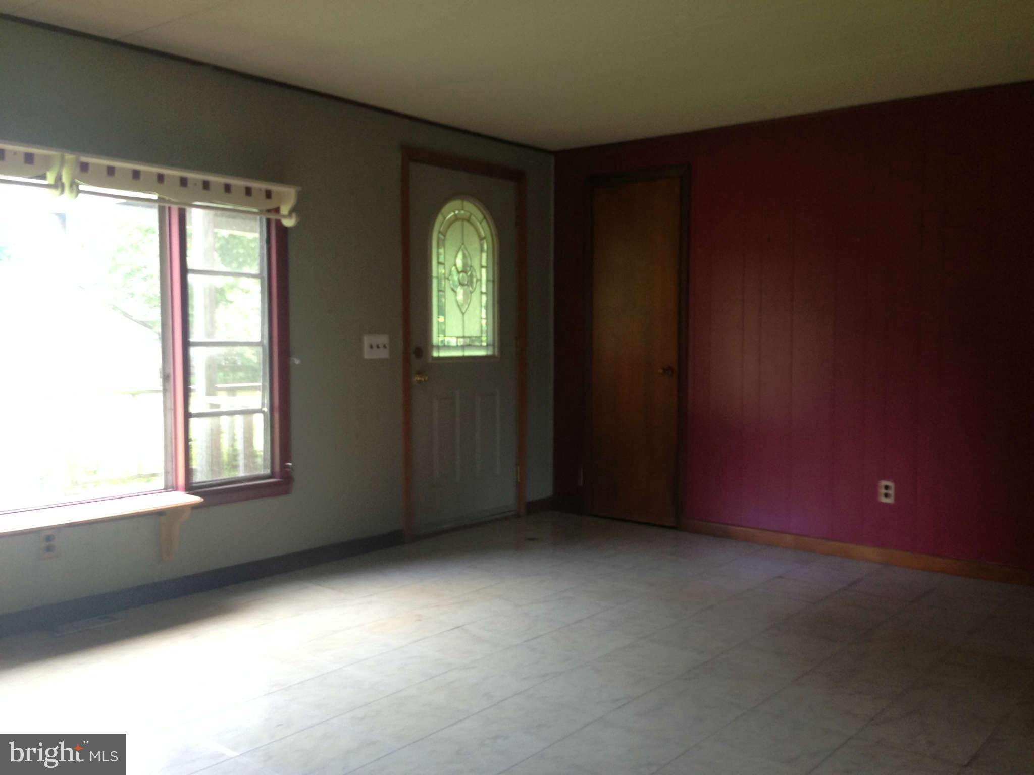 6750 Hallowing Point Road Prince Frederick, MD 20678 - Photo 4 of 10 Living Room