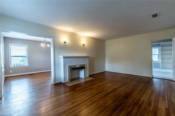 $1,900 | 3038 Austin Street, Corpus Christi, TX 78404