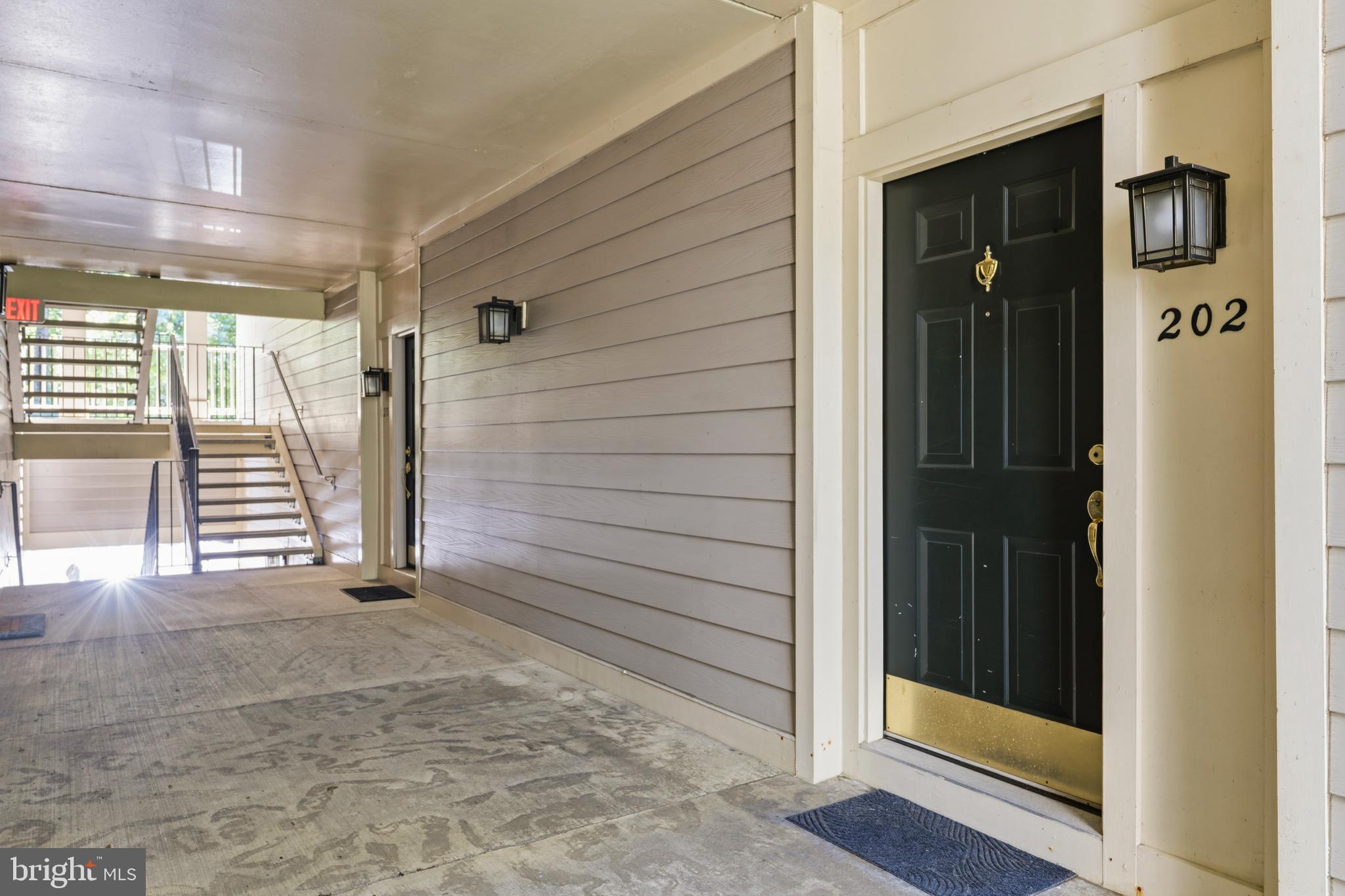 111 Timberbrook Lane, Unit 202 Gaithersburg, MD 20878 - Photo 5 of 31
