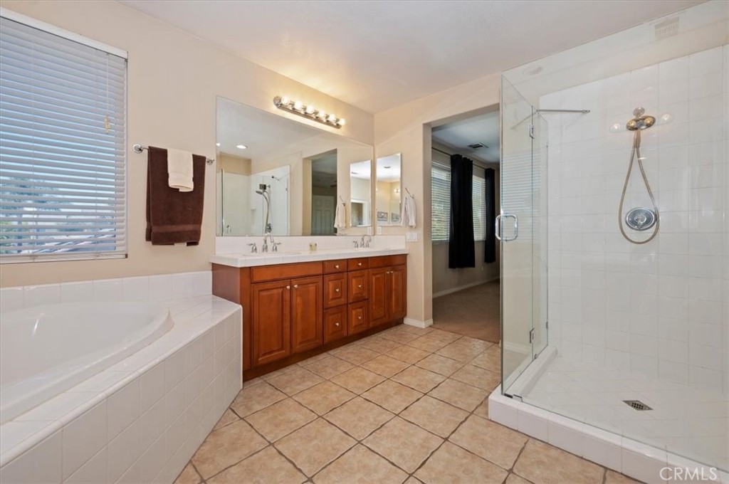 19662 Shadowbrook Way Riverside, CA 92508 - Photo 21 of 55 Main Bathroom