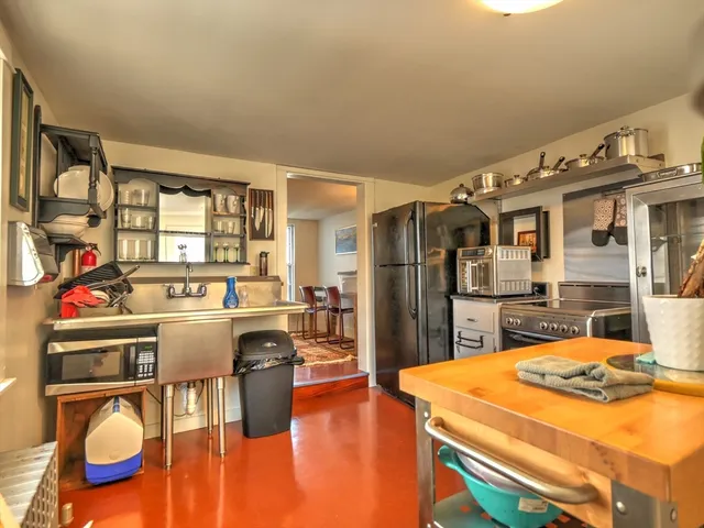 $1,850 | 19 Brewster Street, Unit 2, Plymouth, MA 02360