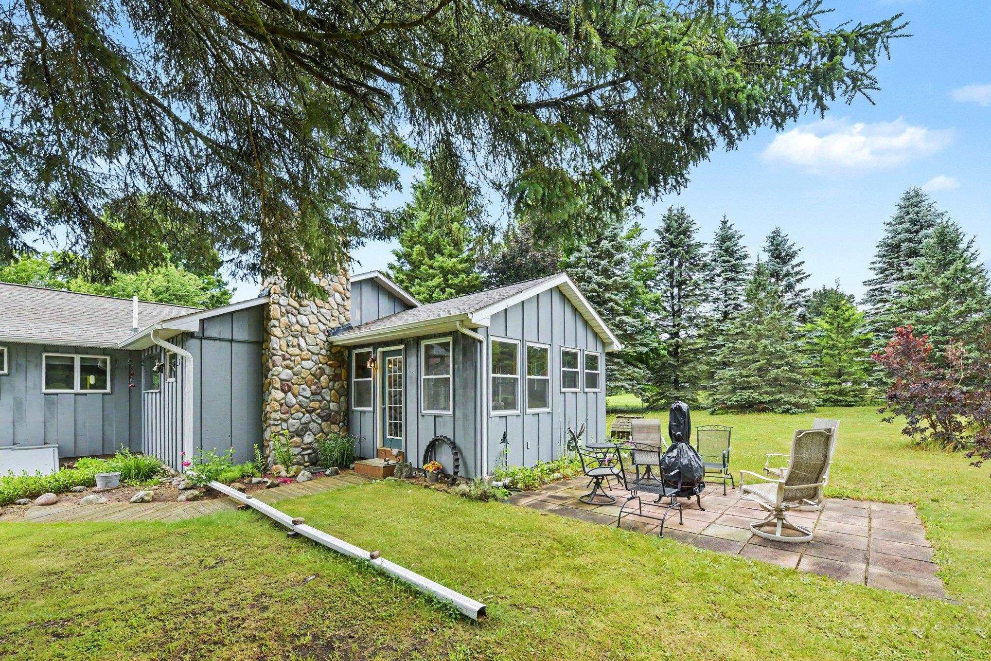 3091 Lake Ann Road Interlochen, MI 49643 - Photo 7 of 19 1947551-70a8a861-2c3f-4f60-a23c-4c3742b587c2.JPG