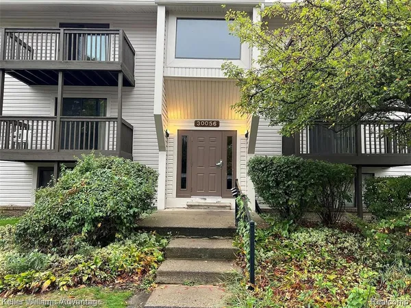 $1,400 | 30056 West 12 Mile Road, Unit 78, Farmington Hills, MI 48334