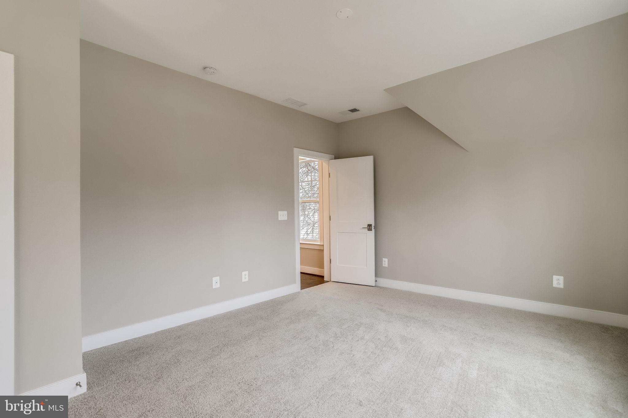 3742 Chain Bridge Road Fairfax, VA 22030 - Photo 48 of 87 Gallery Image 48
