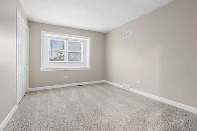 $425,000 | 230 Essex Lane, New Lenox, IL 60451