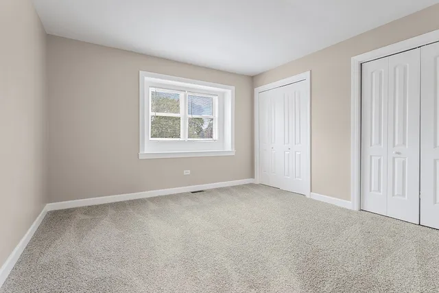 $425,000 | 230 Essex Lane, New Lenox, IL 60451