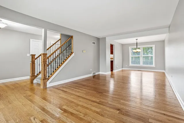 $425,000 | 230 Essex Lane, New Lenox, IL 60451