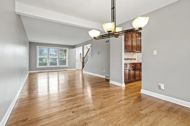 $425,000 | 230 Essex Lane, New Lenox, IL 60451