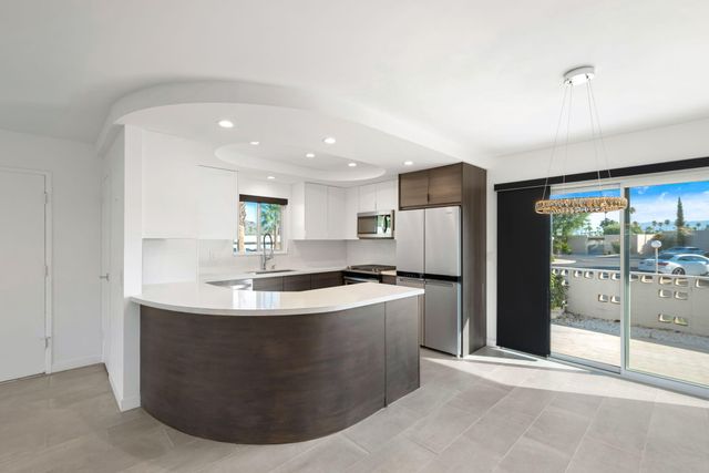 $2,700 | 2240 South Calle Palo Fierro, Unit 9, Palm Springs, CA 92264