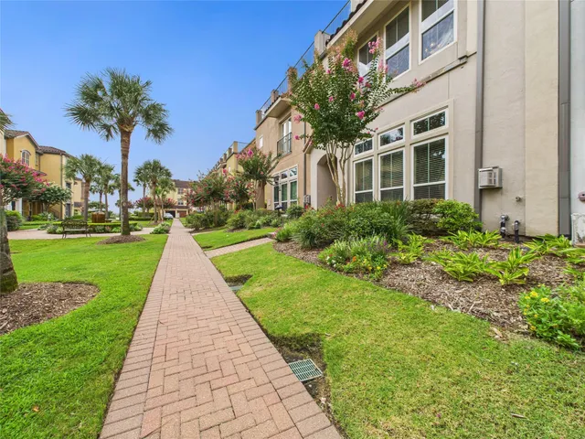 $2,800 | 22 Tassia Lane, Pasadena, TX 77058