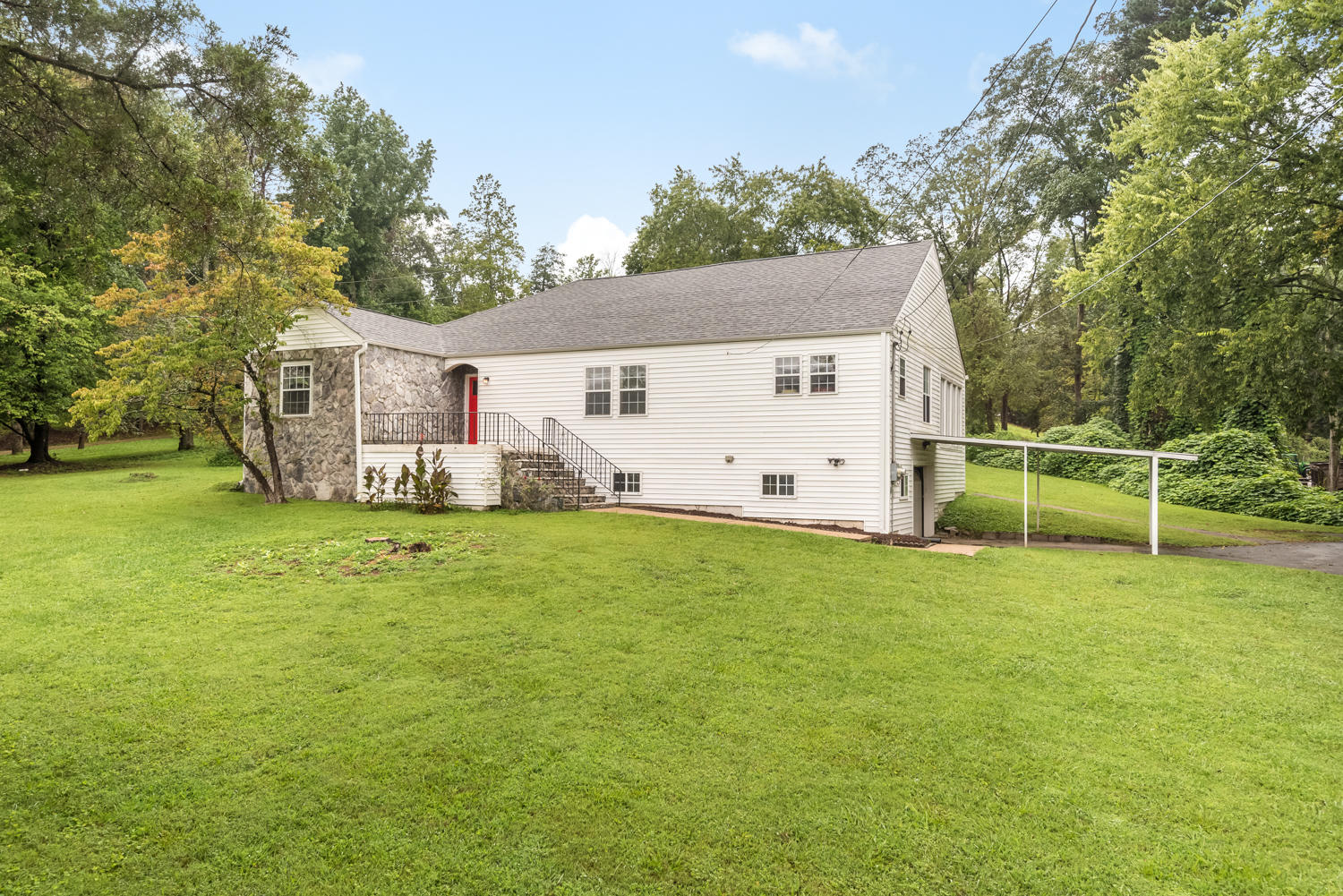 7513 South Dent Road Hixson, TN 37343 - Photo 2 of 25 7513_S_Dent_Rd_03