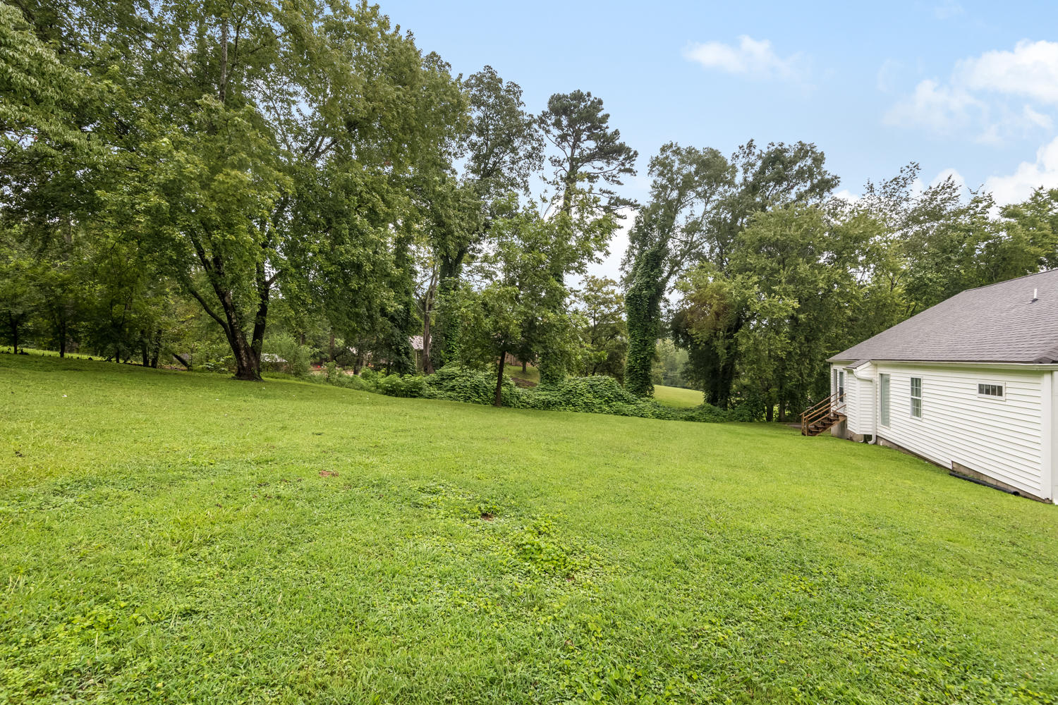 7513 South Dent Road Hixson, TN 37343 - Photo 5 of 25 7513_S_Dent_Rd_08