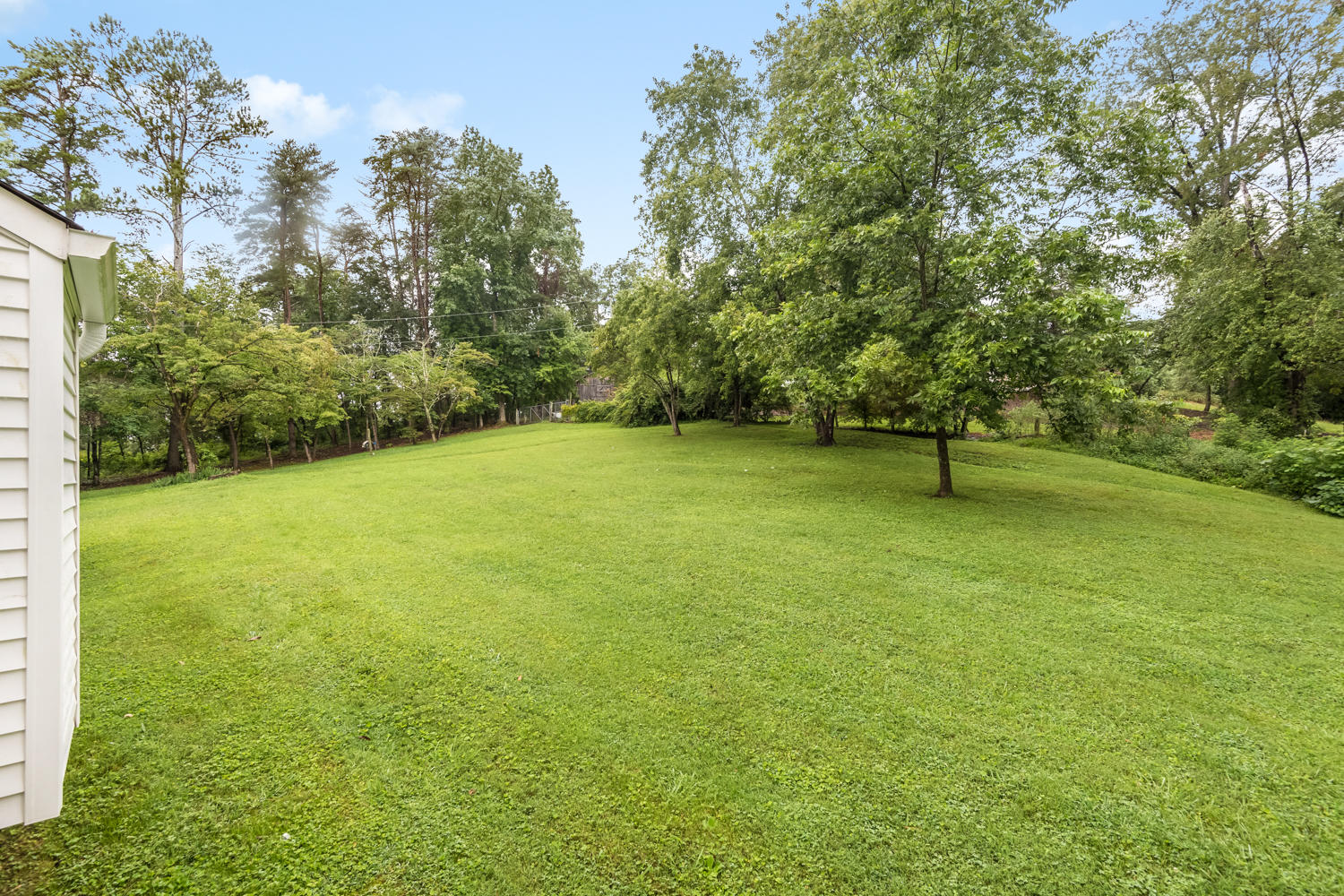 7513 South Dent Road Hixson, TN 37343 - Photo 6 of 25 7513_S_Dent_Rd_09