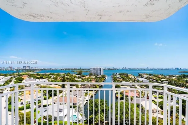 $3,400 | 2150 Sans Souci Boulevard, Unit C1502, North Miami, FL 33181