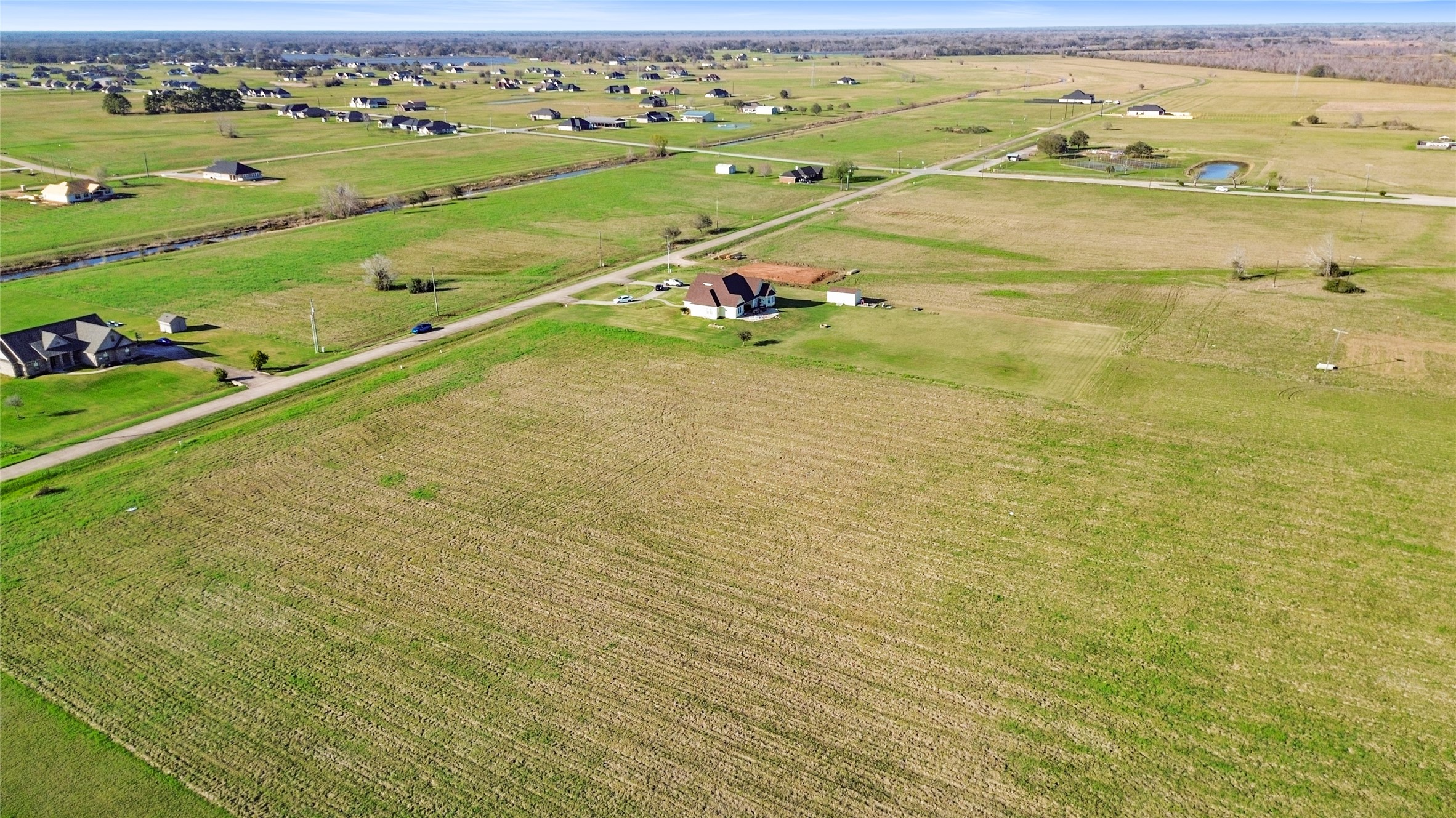 365 Brahman Trail Angleton, TX 77515 - Photo 8 of 13 a view of an ocean view