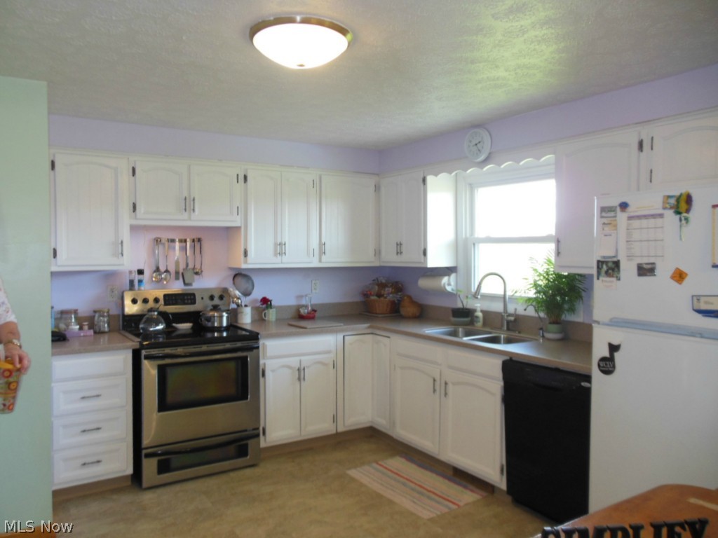 7716 Elyria Road Medina, OH 44256 - Photo 4 of 14 Gallery Image 4