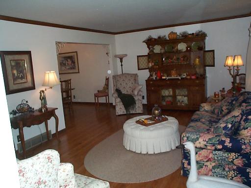 2442 Chatham Road Aurora, IL 60506 - Photo 3 of 13