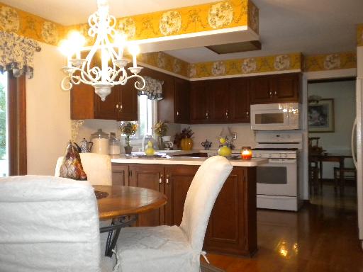 2442 Chatham Road Aurora, IL 60506 - Photo 4 of 13