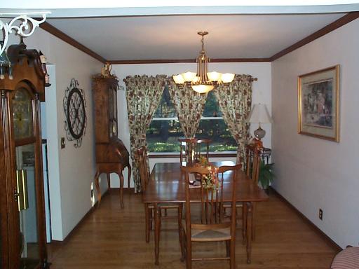 2442 Chatham Road Aurora, IL 60506 - Photo 5 of 13