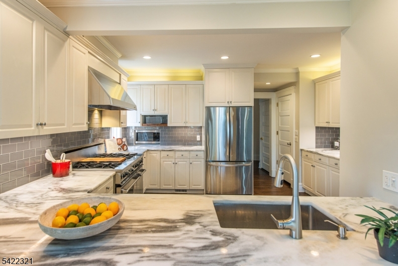 76 Club Road Montclair, NJ 07043 - Photo 18 of 48