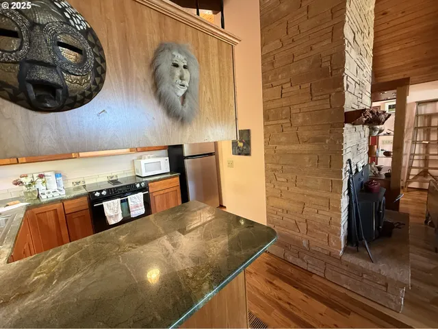 a view of a living room