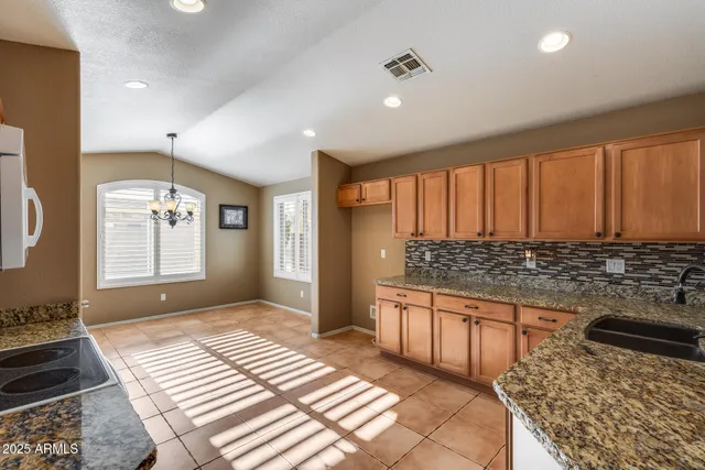 $464,999 | 10588 East Dutchmans Trail, Gold Canyon, AZ 85118