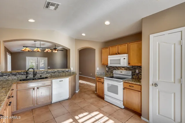 $464,999 | 10588 East Dutchmans Trail, Gold Canyon, AZ 85118