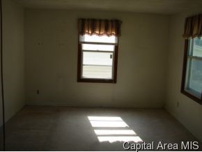 2304 E Keys Springfield, IL 62702 - Photo 2 of 12