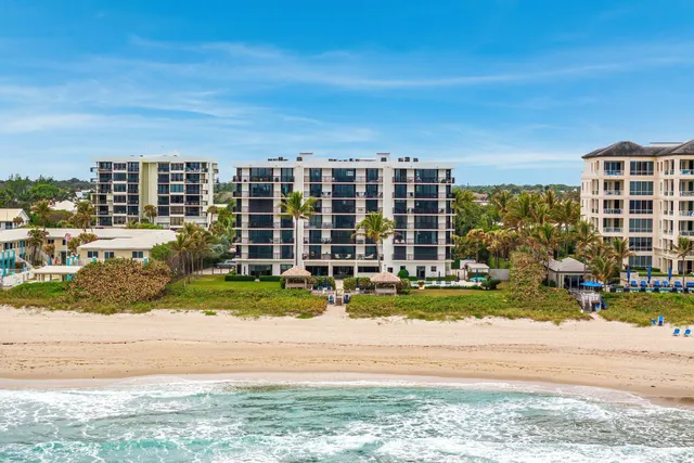 a view of building with yard