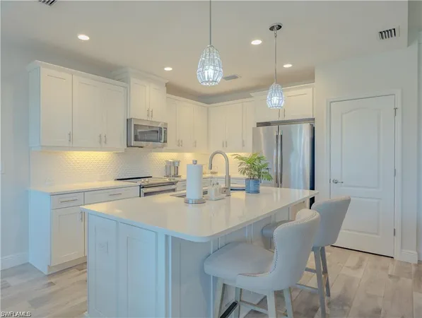 $2,700 | 2335 Sawyers Hill Road, Unit 503, Naples, FL 34120