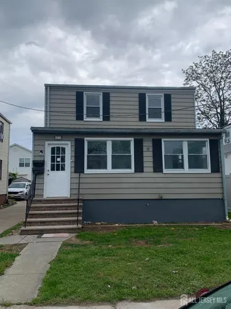 $2,400 | 47 Holly Street, Unit 2, Carteret, NJ 07008