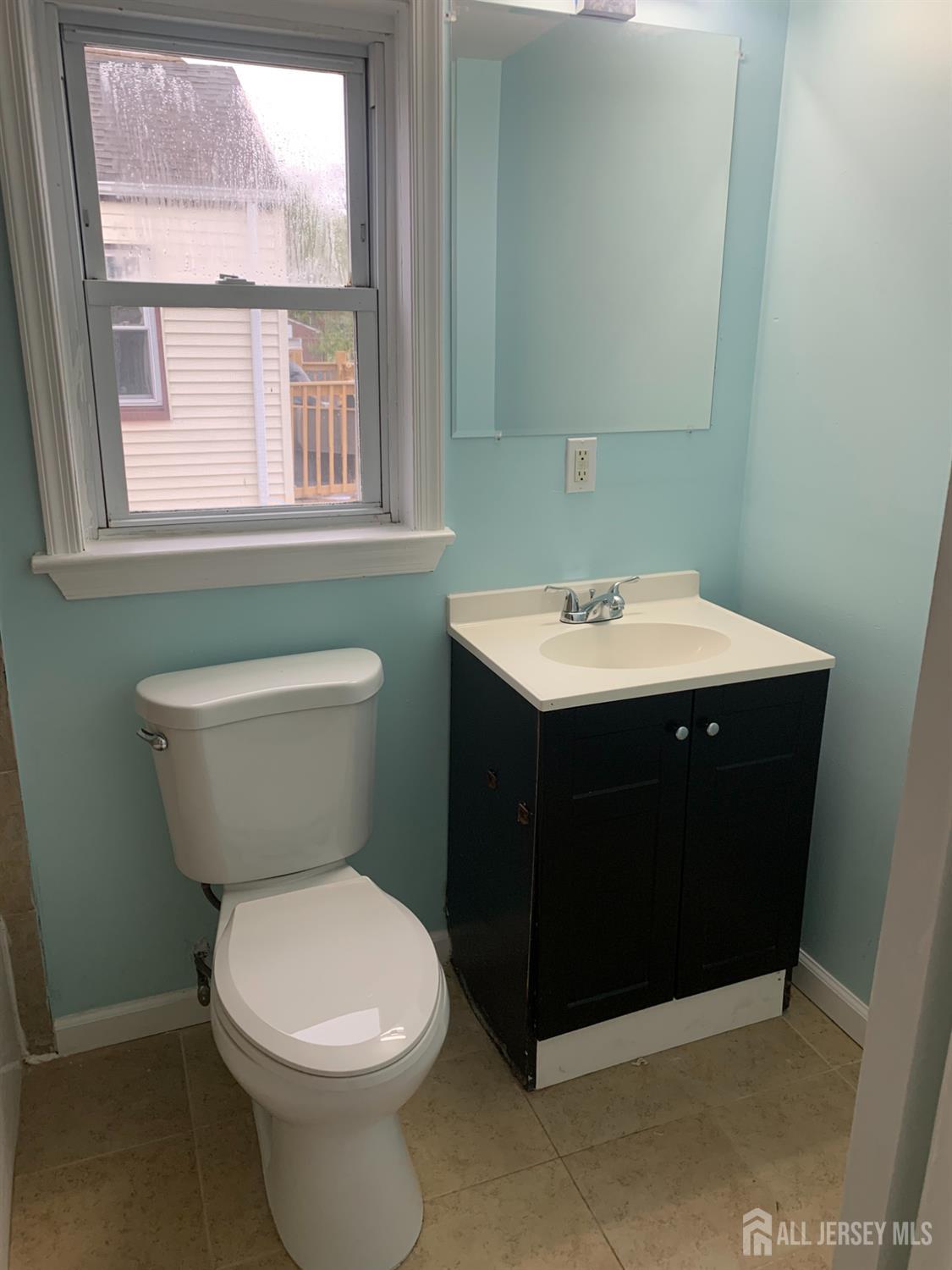 47 Holly Street, Unit 2 Carteret, NJ 07008 - Photo 6 of 27