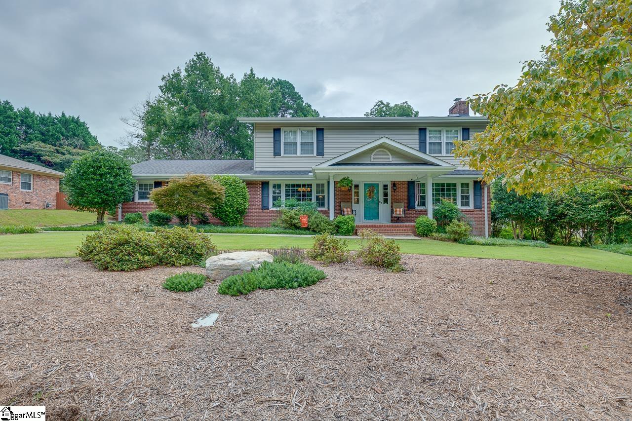 12 Rollingreen Road Greenville, SC 29615 - Photo 1 of 33 Gallery Image 1