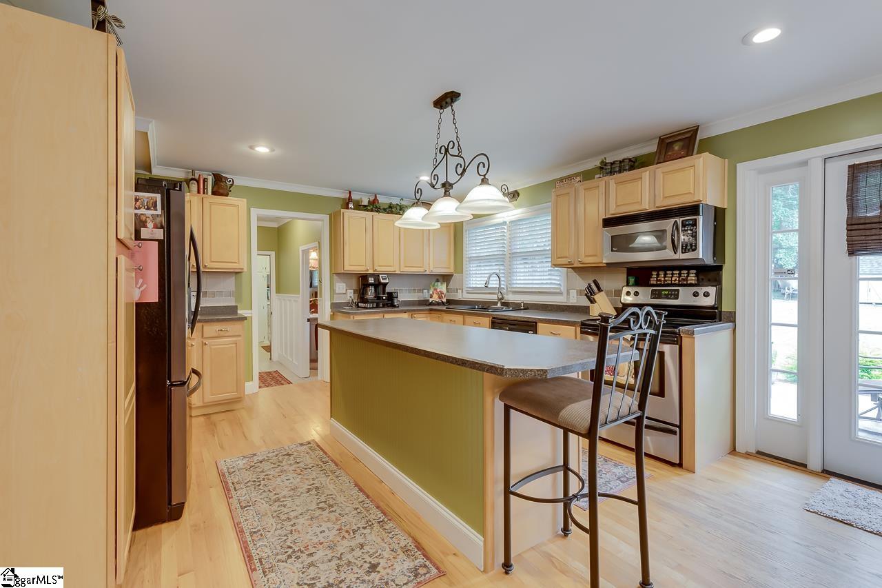 12 Rollingreen Road Greenville, SC 29615 - Photo 15 of 33 Gallery Image 15