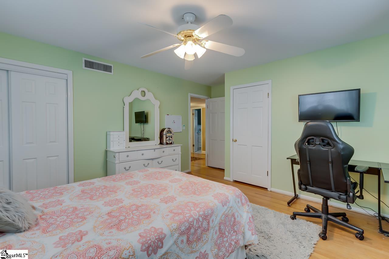 12 Rollingreen Road Greenville, SC 29615 - Photo 25 of 33 Gallery Image 25