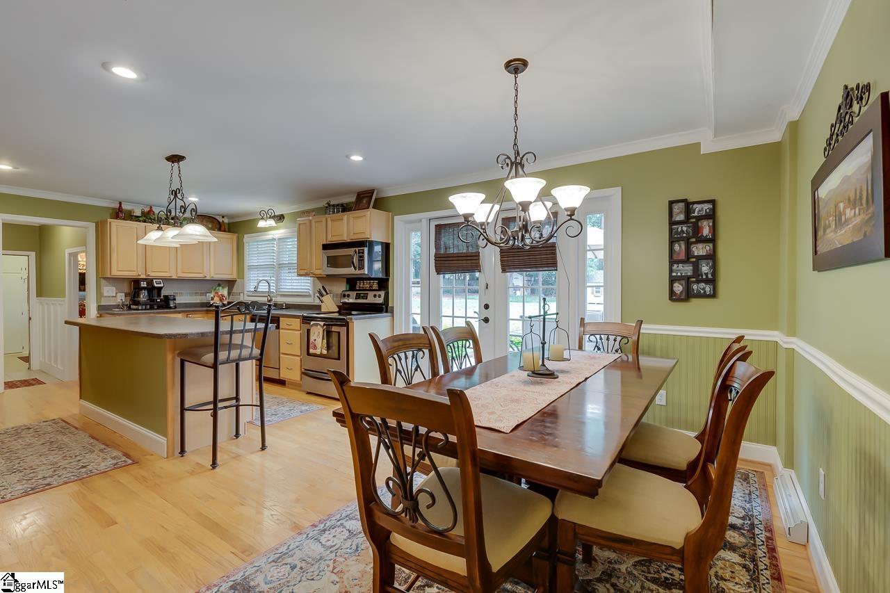 12 Rollingreen Road Greenville, SC 29615 - Photo 7 of 33 Gallery Image 7