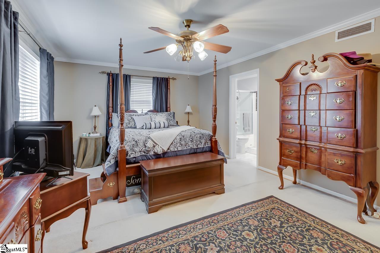 12 Rollingreen Road Greenville, SC 29615 - Photo 8 of 33 Gallery Image 8