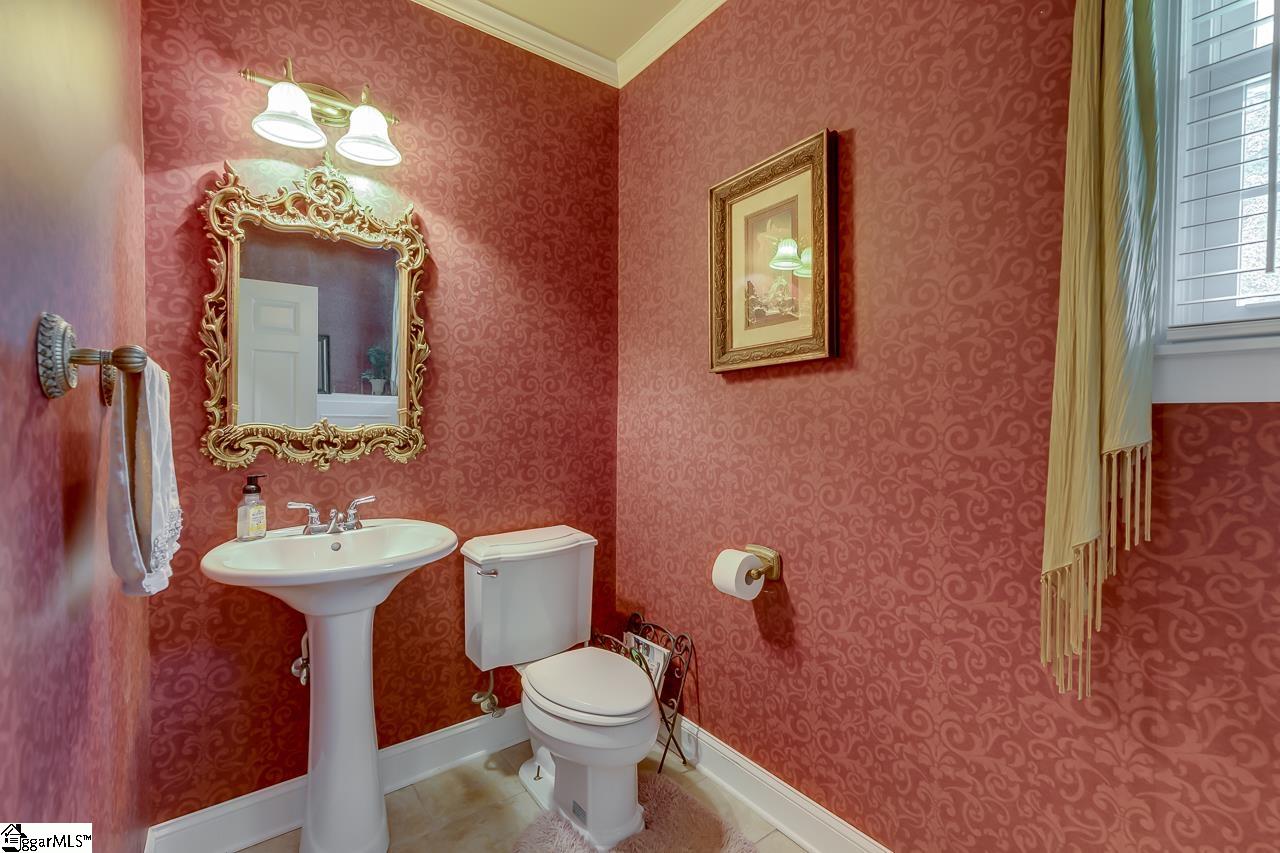 12 Rollingreen Road Greenville, SC 29615 - Photo 9 of 33 Gallery Image 9