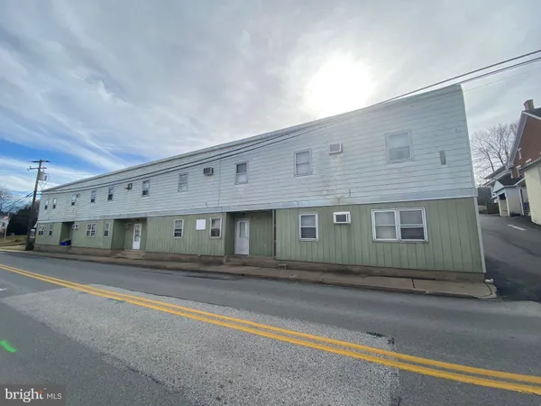 $1,075 | 147 West Main Street, Windsor, PA 17366