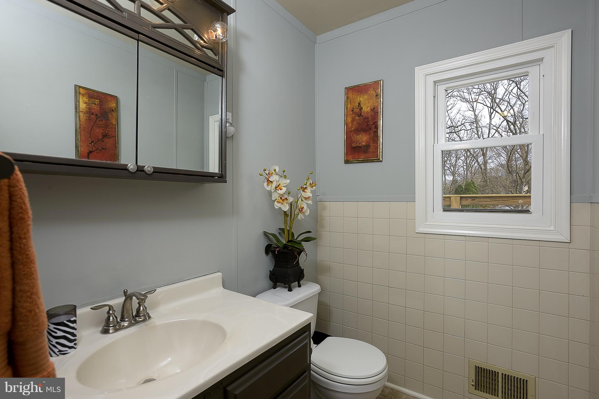 243 Ullman Road Pasadena, MD 21122 - Photo 15 of 30 Bath