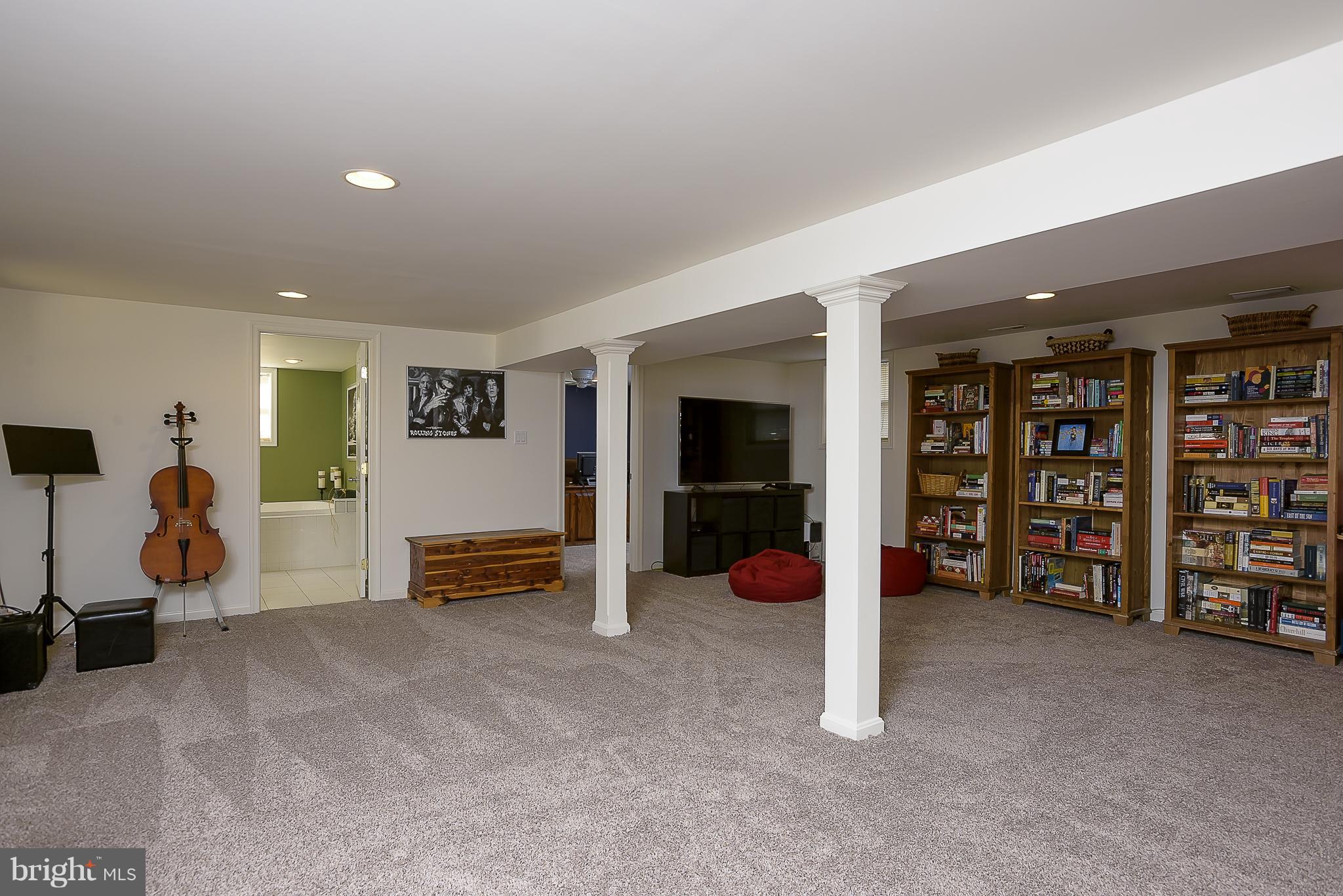 243 Ullman Road Pasadena, MD 21122 - Photo 17 of 30 Family Room