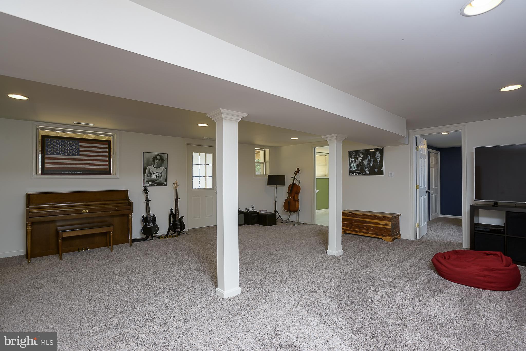 243 Ullman Road Pasadena, MD 21122 - Photo 18 of 30 Family Room