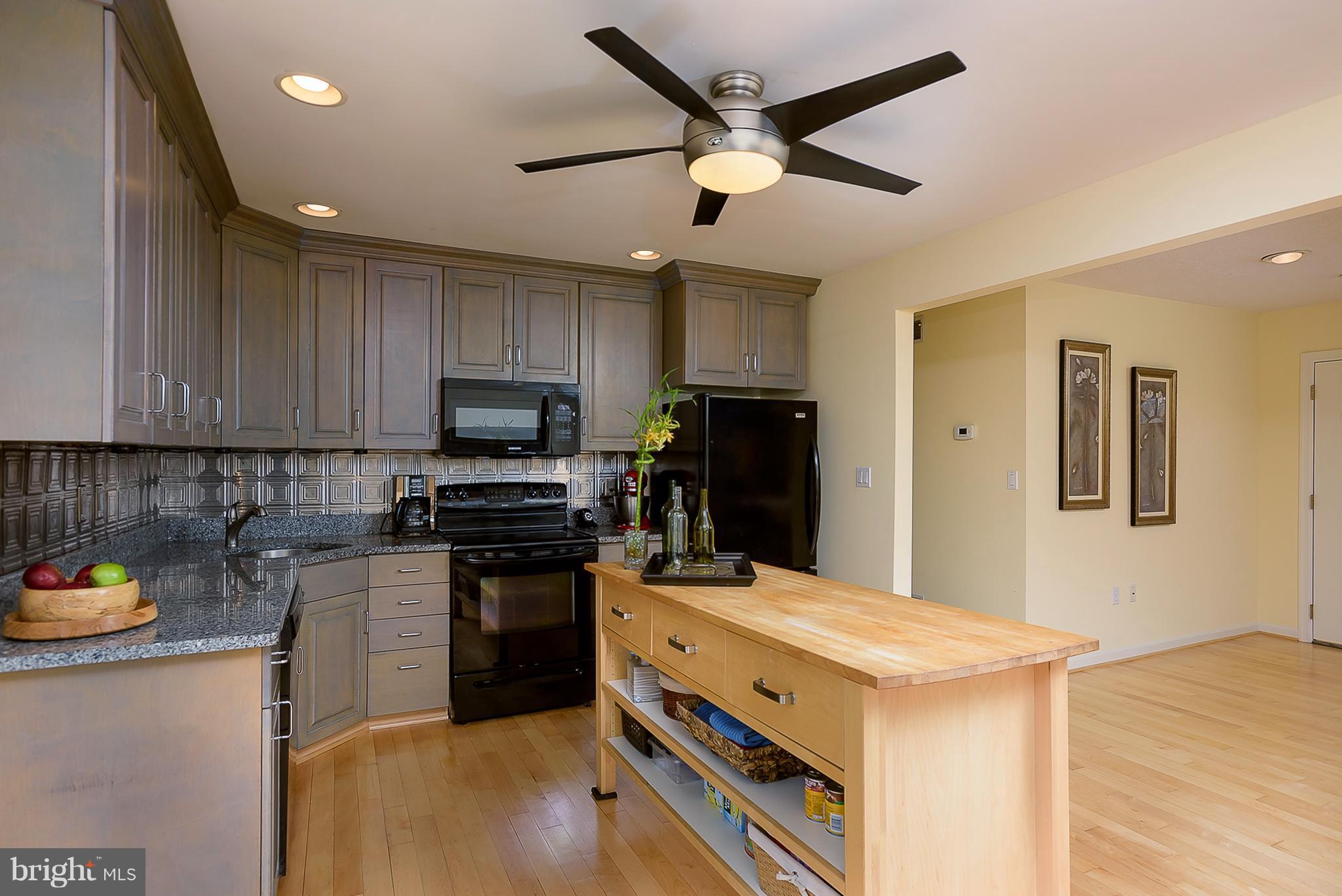 243 Ullman Road Pasadena, MD 21122 - Photo 6 of 30 Kitchen